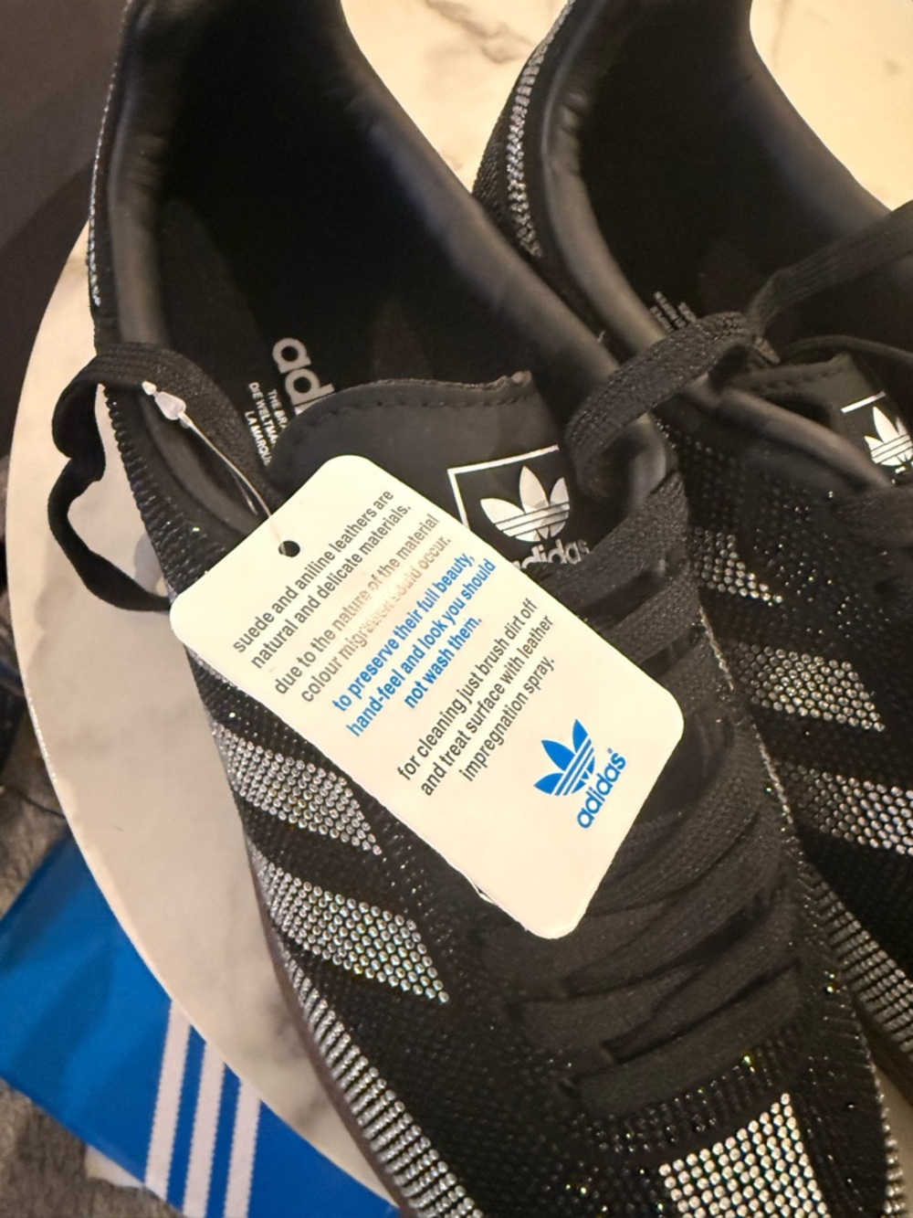 HIGHLY SOUGHT AFTER CRYSTAL SAMBA ADIDAS - Picture 5 of 9